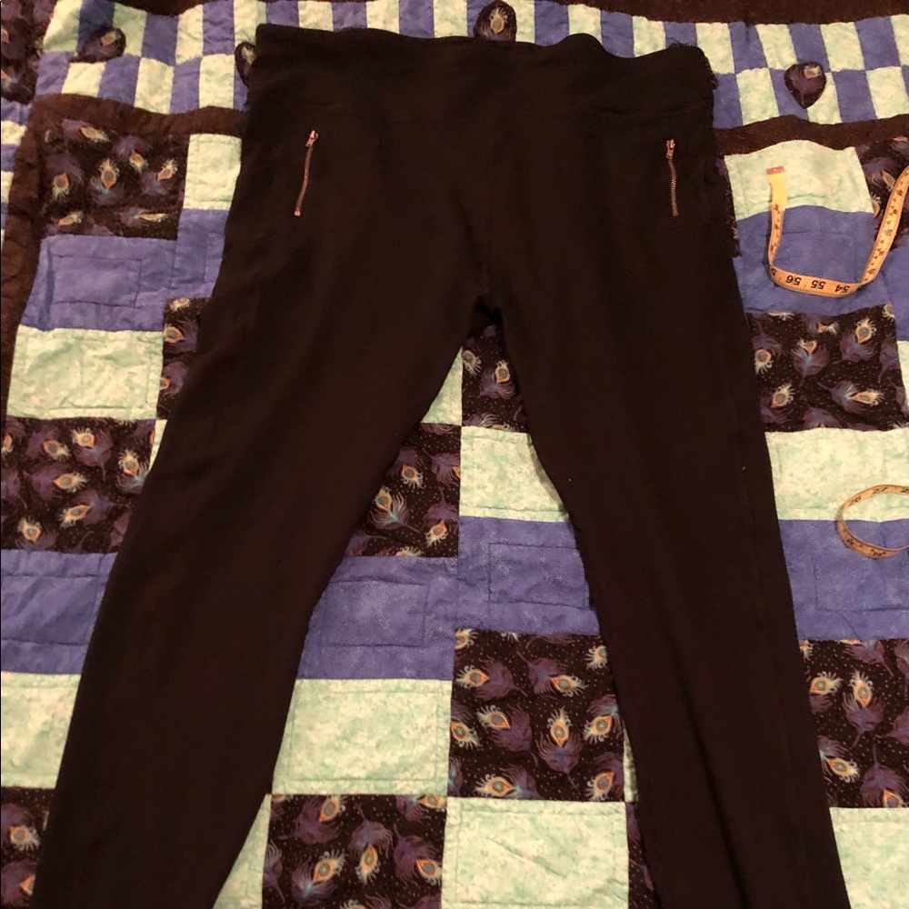 Fabletics Joggers/Leggings with zipper pockets